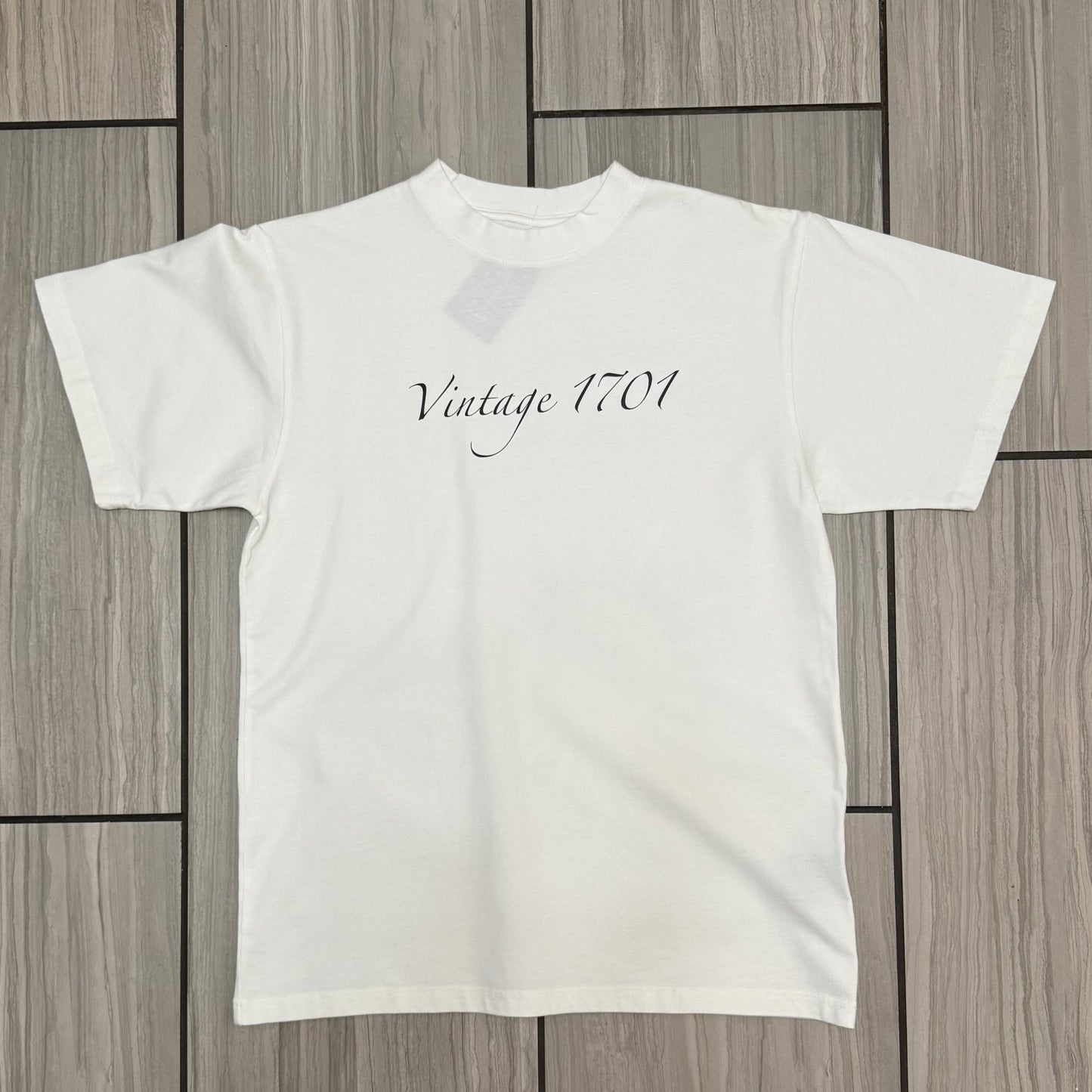 AM - Quai De Neuf Doe (heavyweight tee)